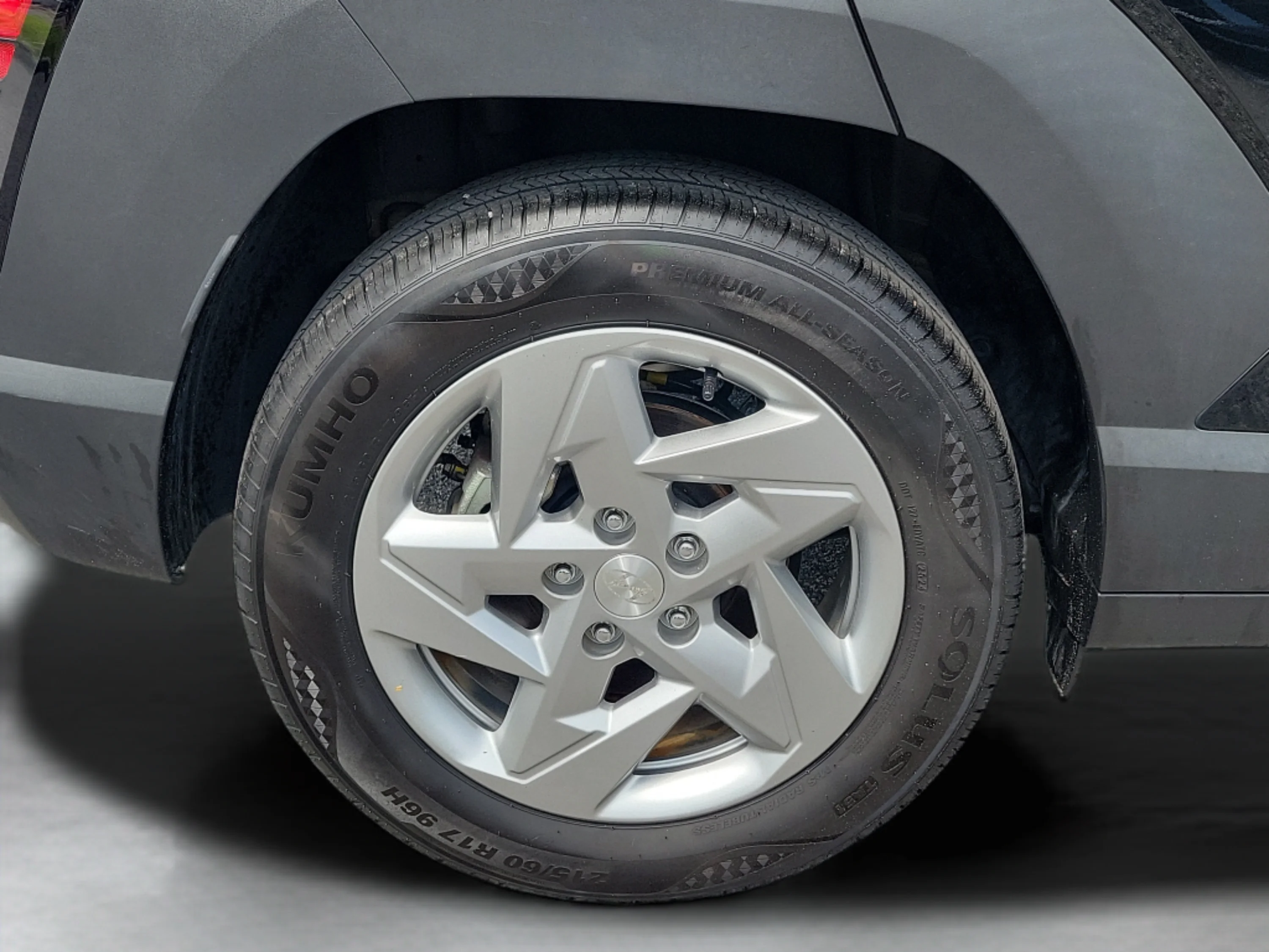 Used 2025 Abyss Black Pearl Hyundai SE image 32