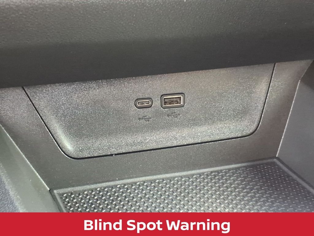 Used 2025 Summit White Chevrolet LT W/SAFETY & TECHNOLOGY PKG image 7