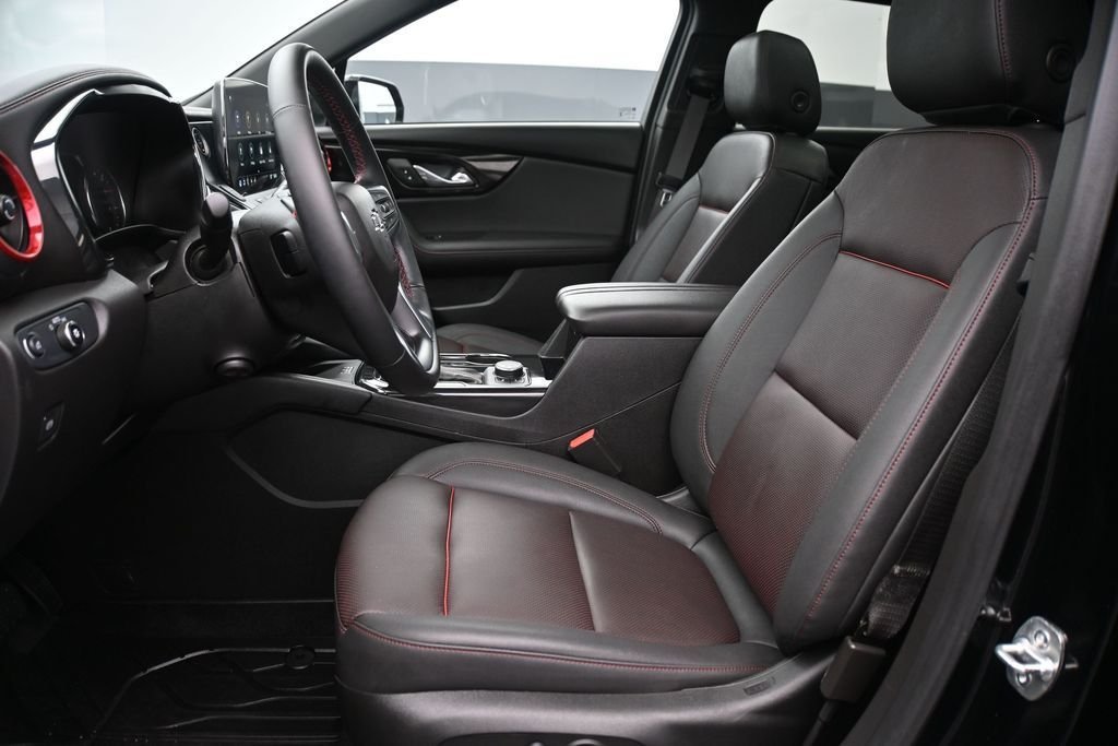 Used 2025 Black Chevrolet RS image 10