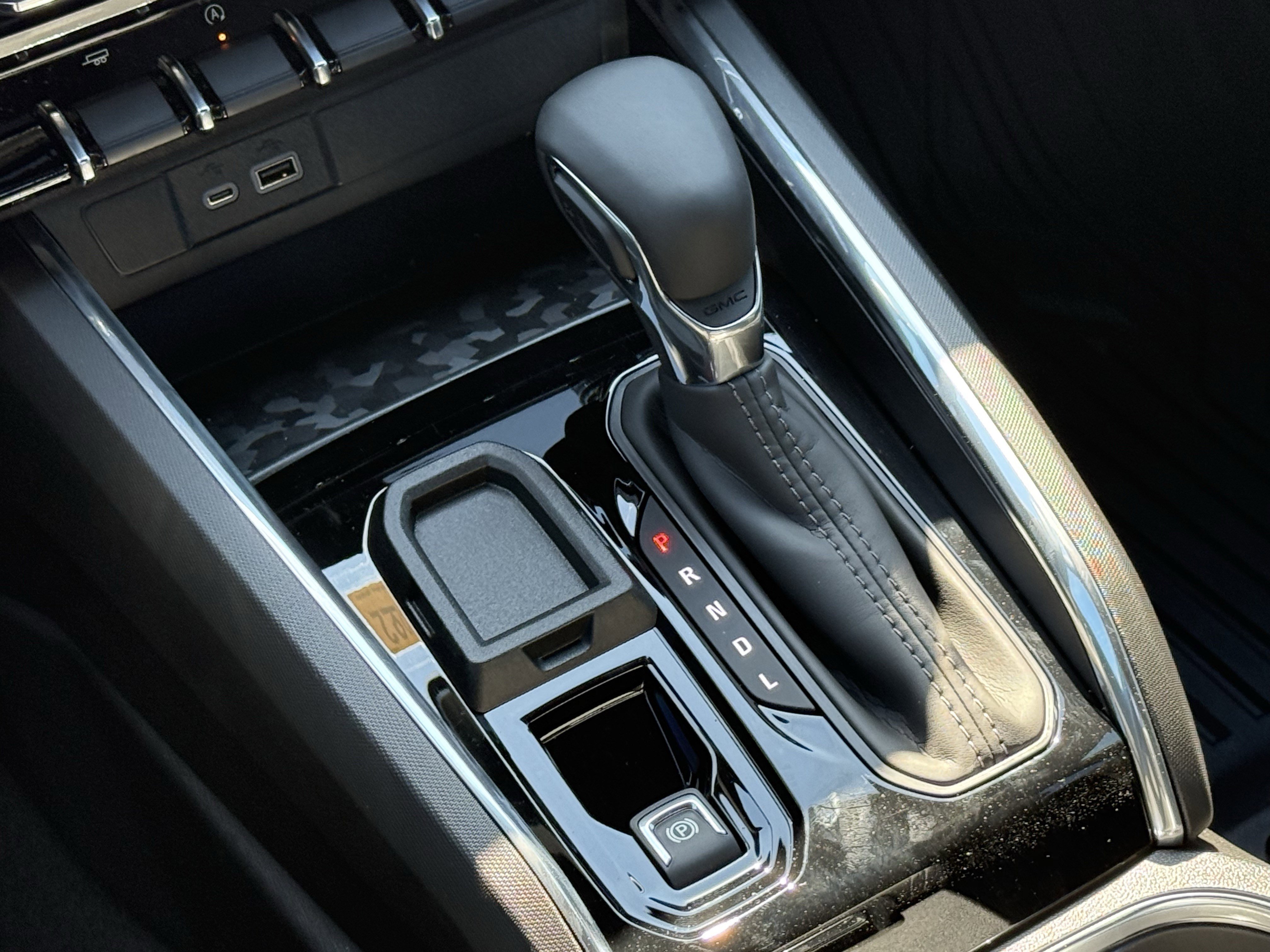 New 2026 Sterling Metallic GMC Elevation image 14