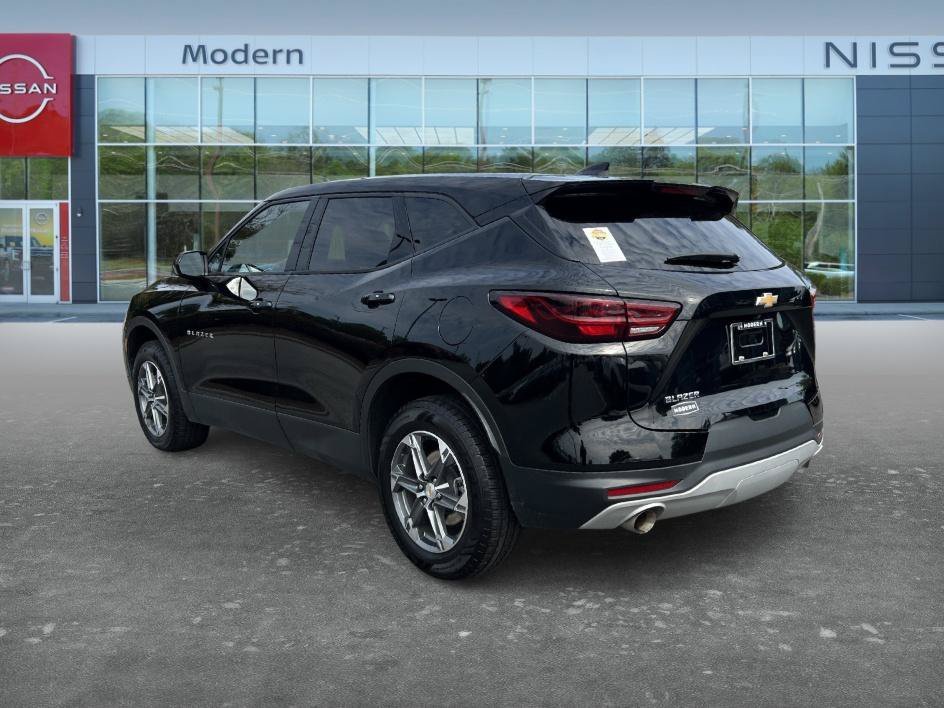 Used 2025 Black Chevrolet LT image 7