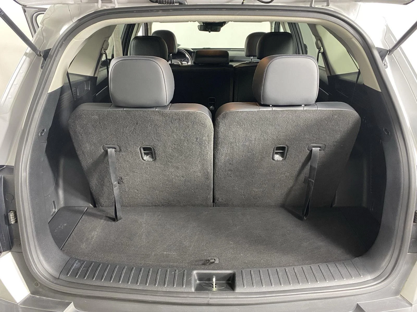 Used 2021 Sparkling Silver Kia S image 27