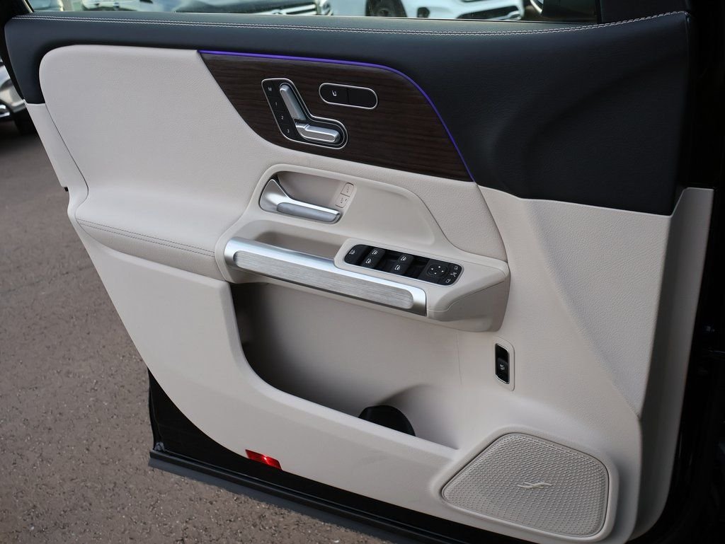 New 2026 Night Black Mercedes-Benz GLB 250 image 37