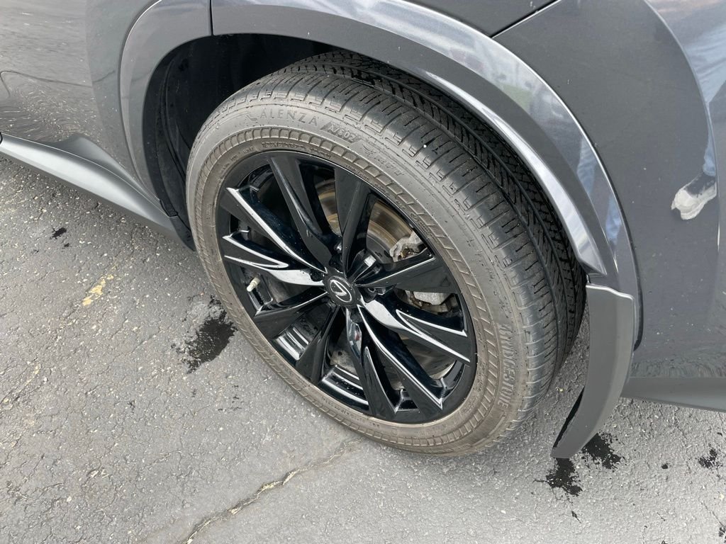 Used 2022 Gray Lexus 350 F SPORT Handling image 3