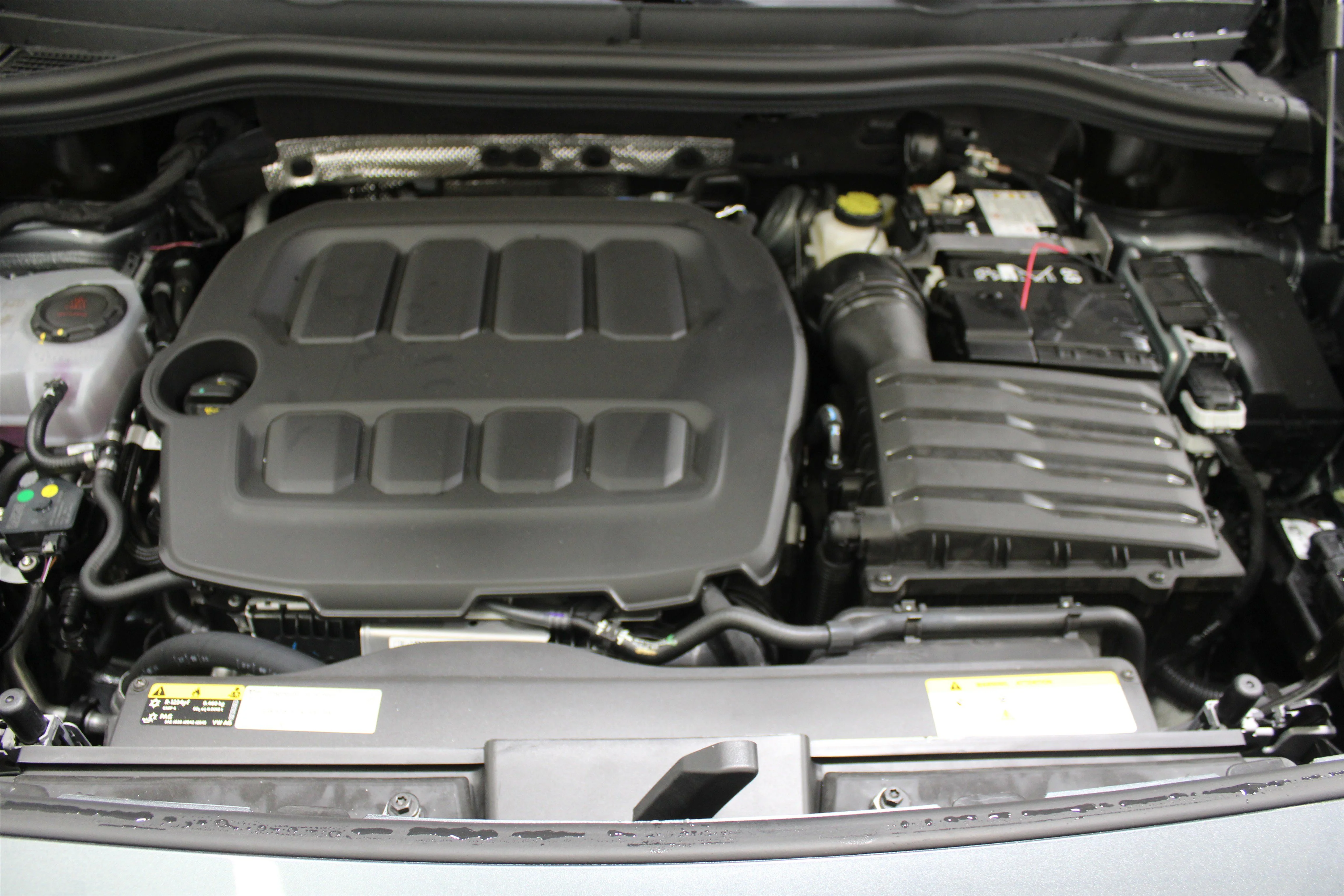 New 2026 Platinum Gray Metallic Volkswagen SE image 36