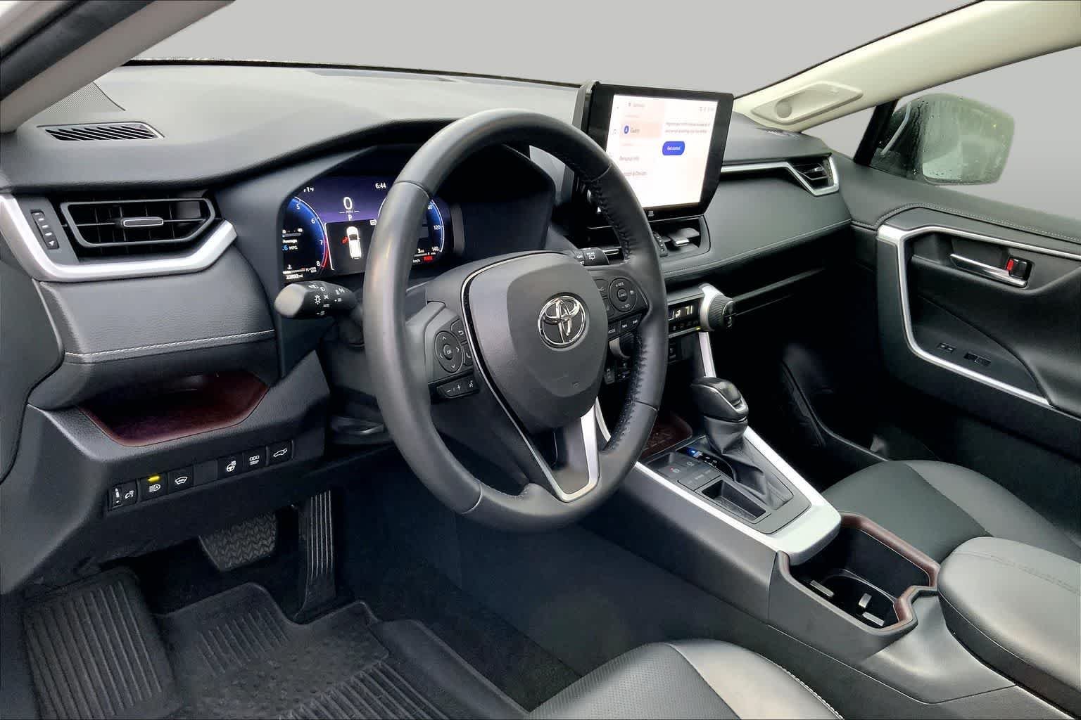 Used 2023 Wind Chill Pearl Toyota Limited image 17
