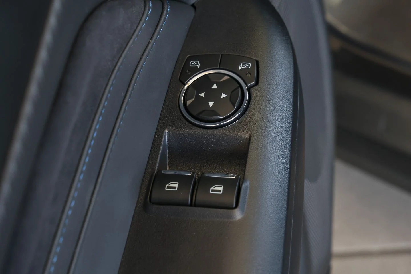 New 2026 Carbonized Gray Metallic Ford Dark Horse® Premium image 33