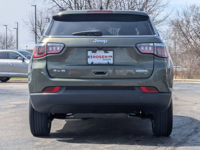 Used 2017 Green Jeep Latitude image 6