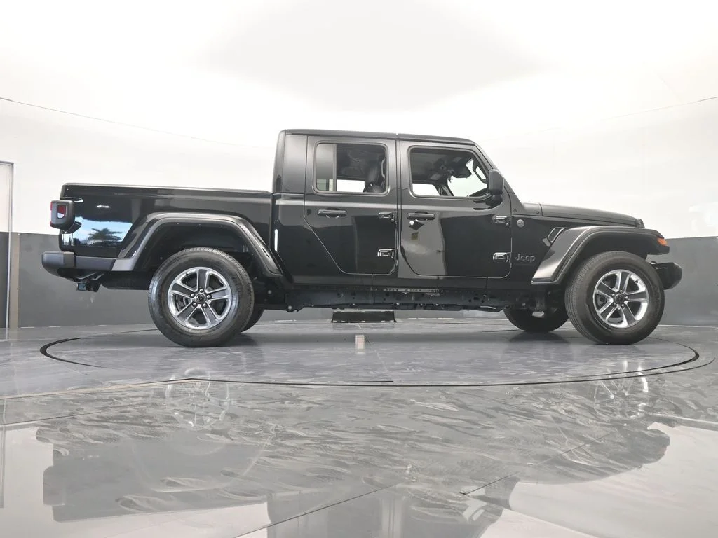 Used 2024 Black Clearcoat Jeep Sport S image 58