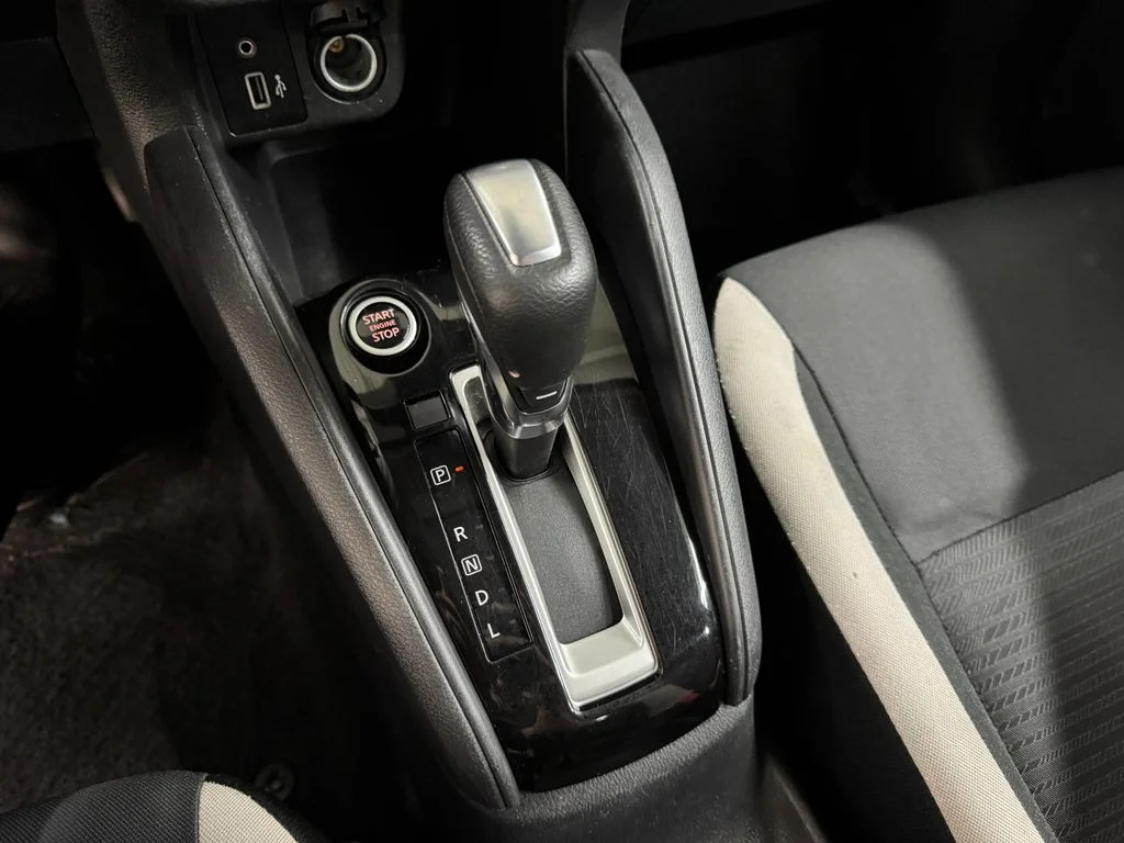 Used 2021 Black Nissan 1.6 SV image 23