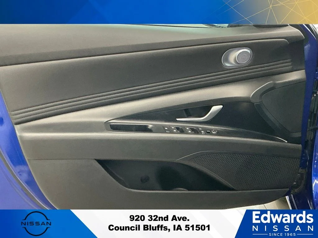 Used 2023 Blue Hyundai SEL image 17