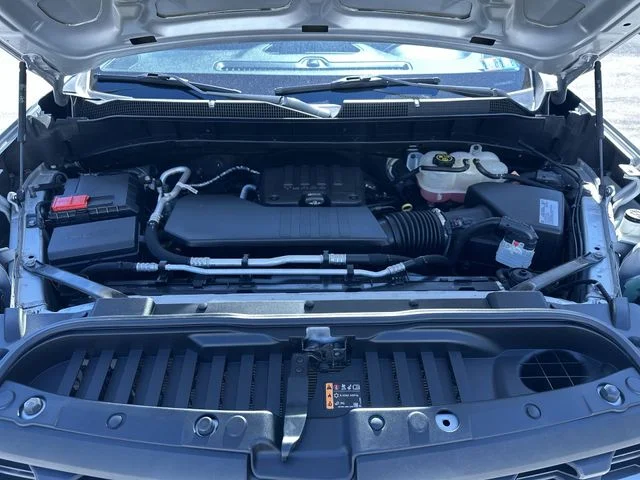 Used 2021 Silver Chevrolet Custom image 18