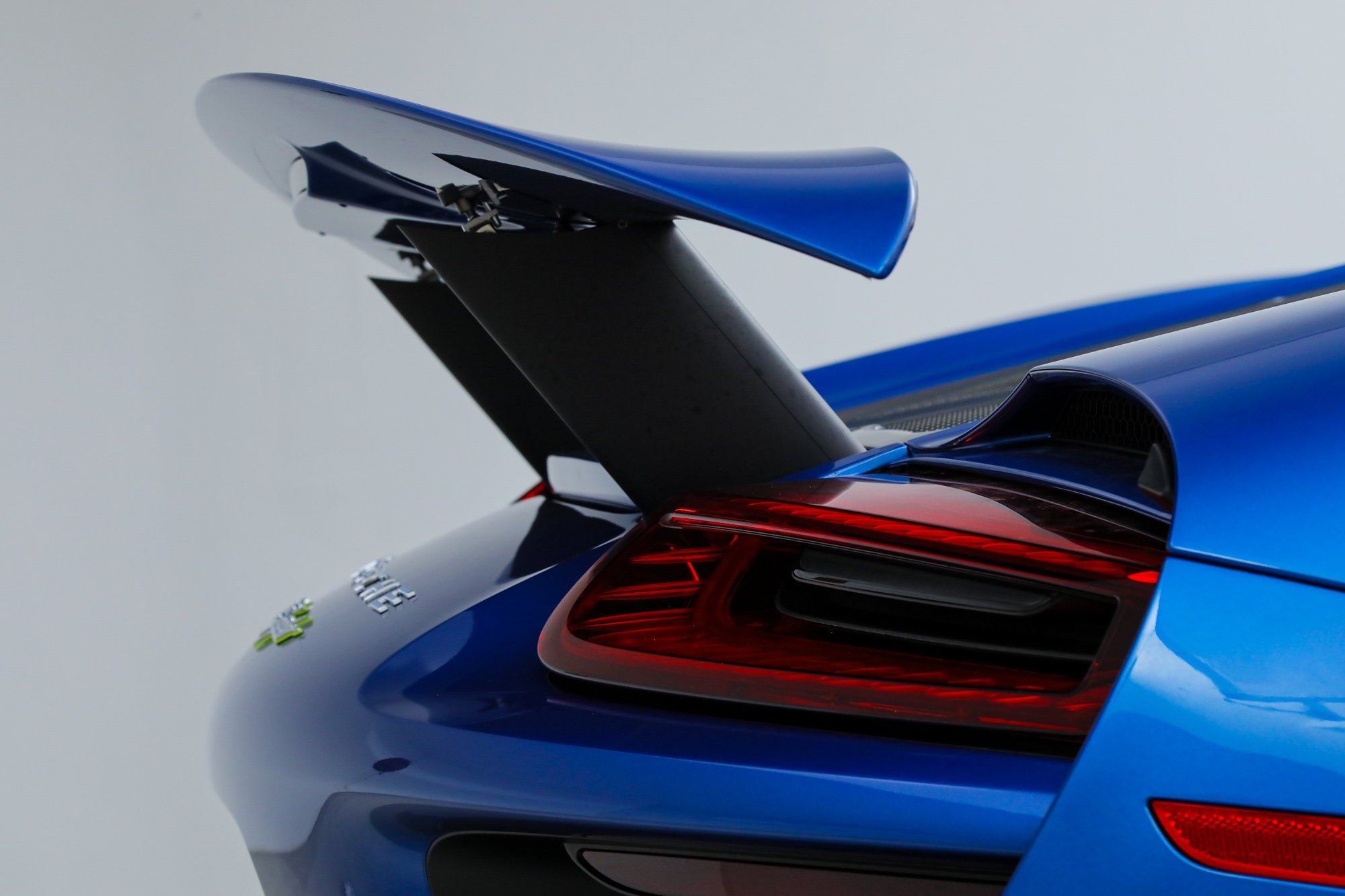 Used 2015 Blue Porsche  image 19
