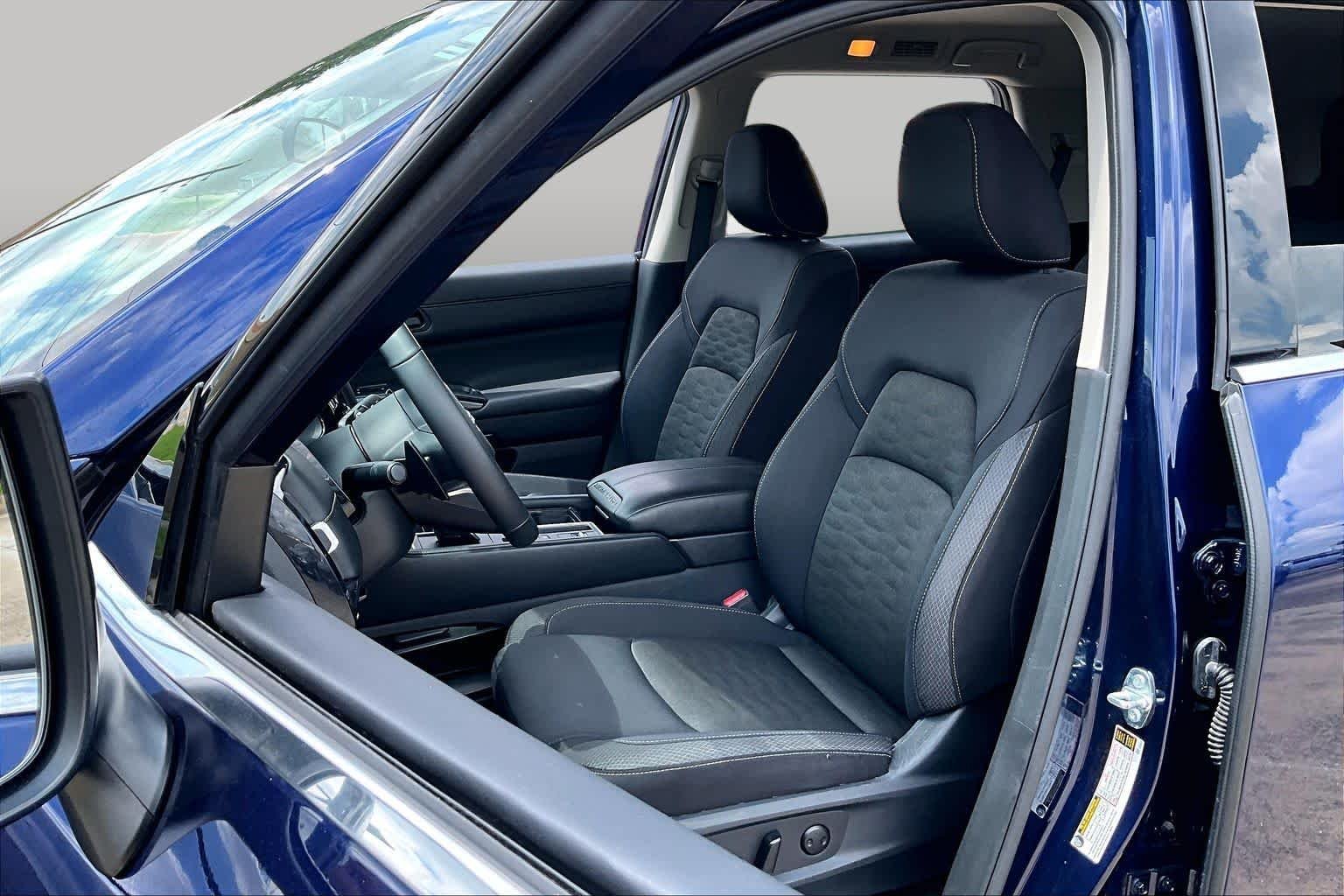 Used 2025 Deep Ocean Blue Pearl Nissan SV image 8