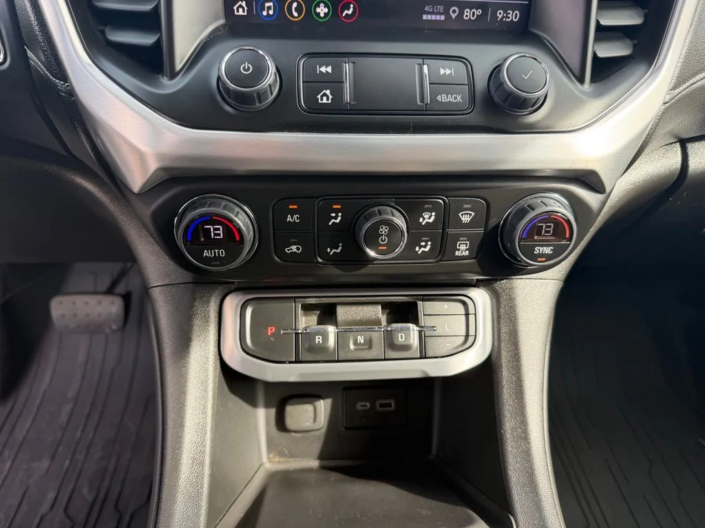 Used 2023 White GMC SLE image 20