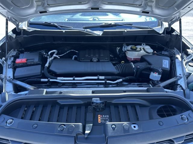 Used 2021 Silver Chevrolet Custom image 18