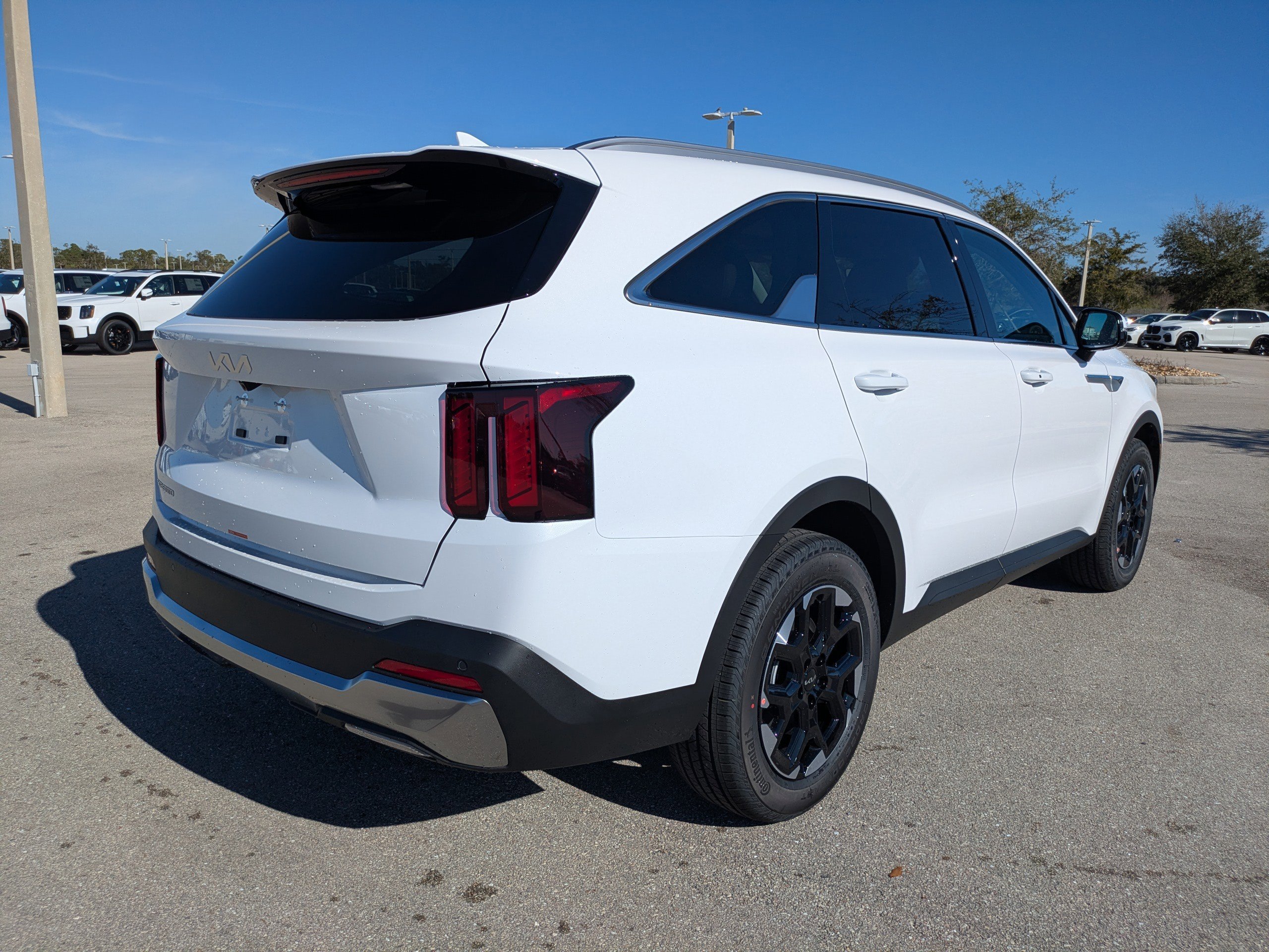 New 2026 Glacial White Pearl Kia S image 5