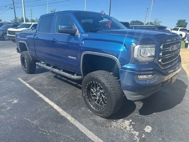 Used 2017 Blue GMC SLE image 5