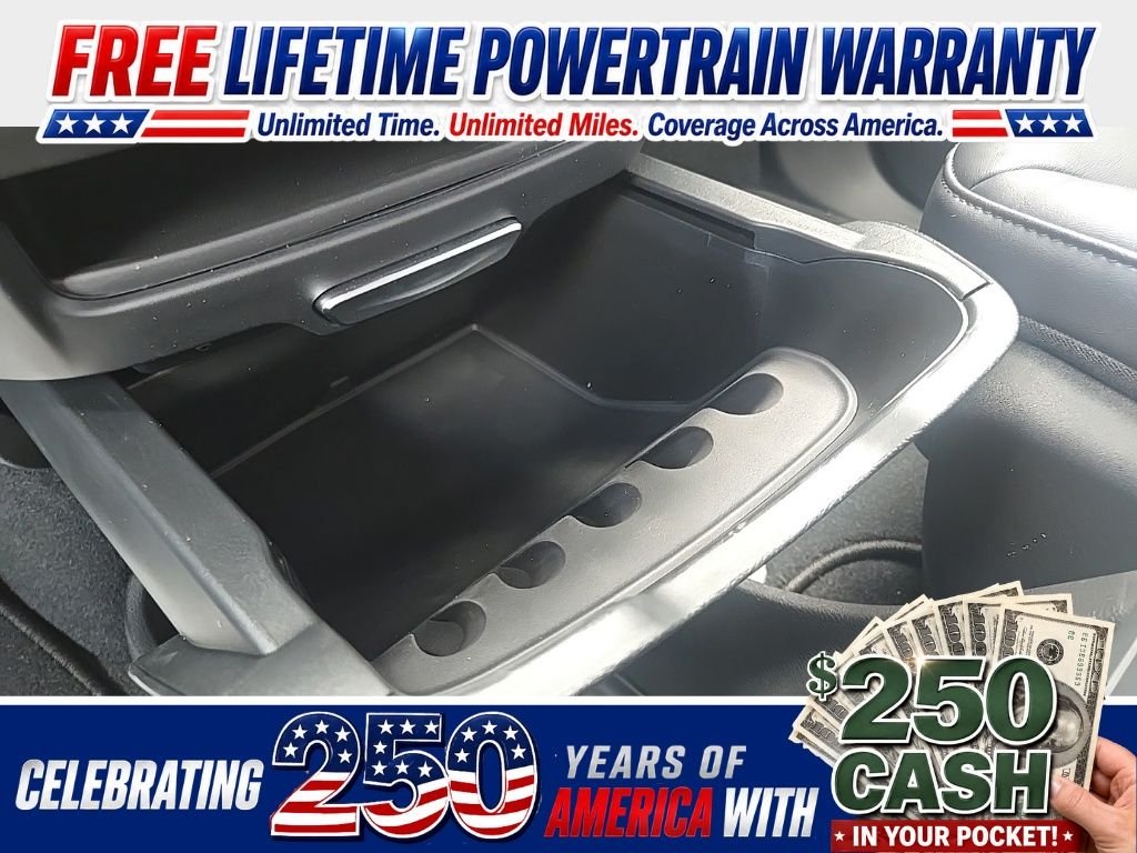 New 2027 Bright White Clear-Coat Exterior Paint Chrysler Select image 66