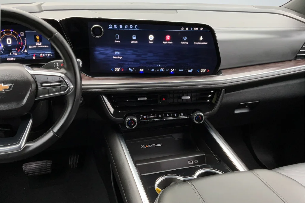 2025 Chevrolet Suburban LT - Photo 15