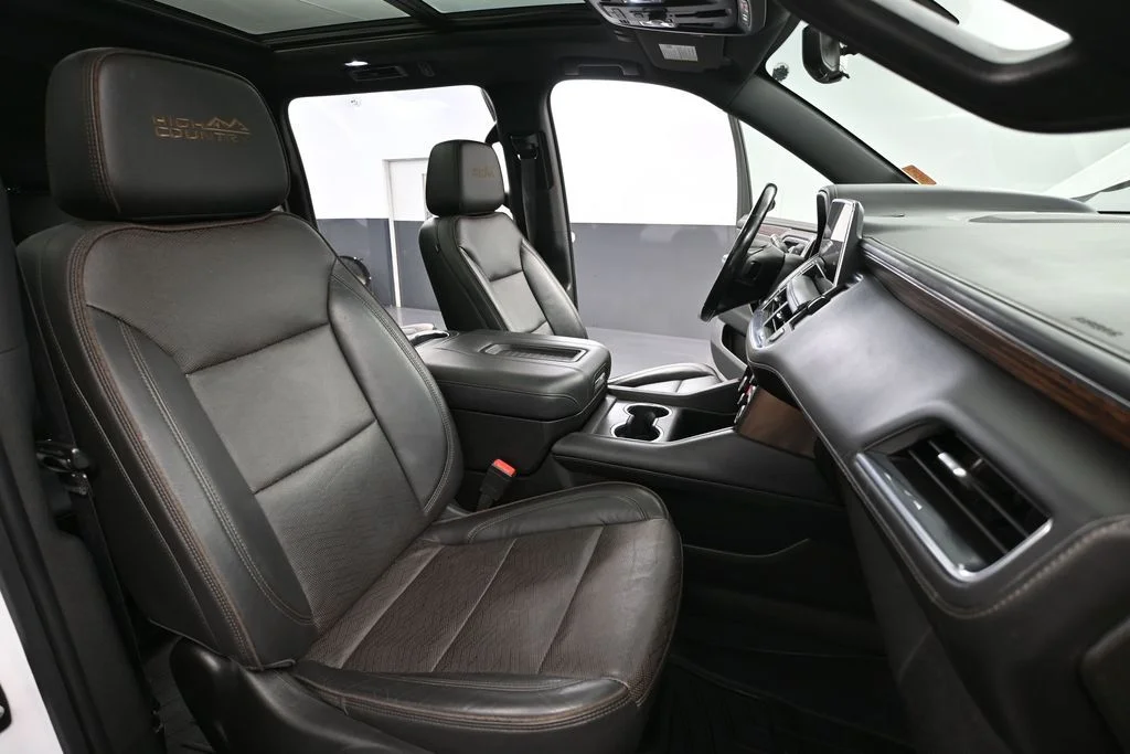 Used 2021 White Chevrolet High Country image 59