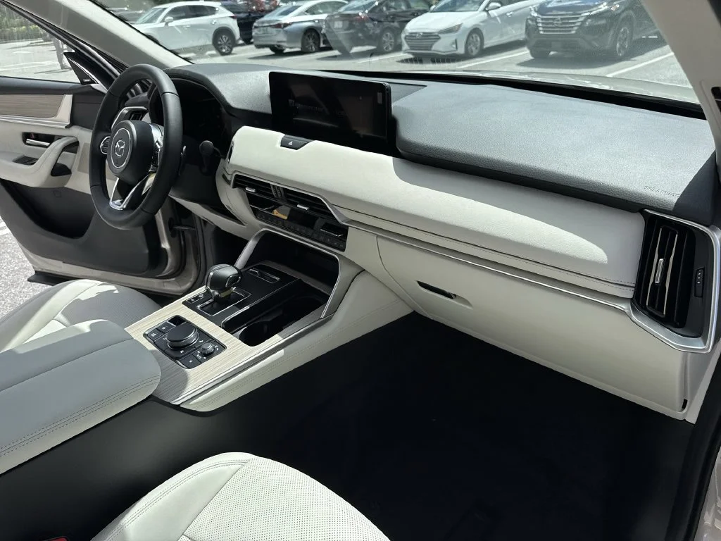 New 2026 Platinum Quartz Mazda 3.3 Turbo S Premium image 32