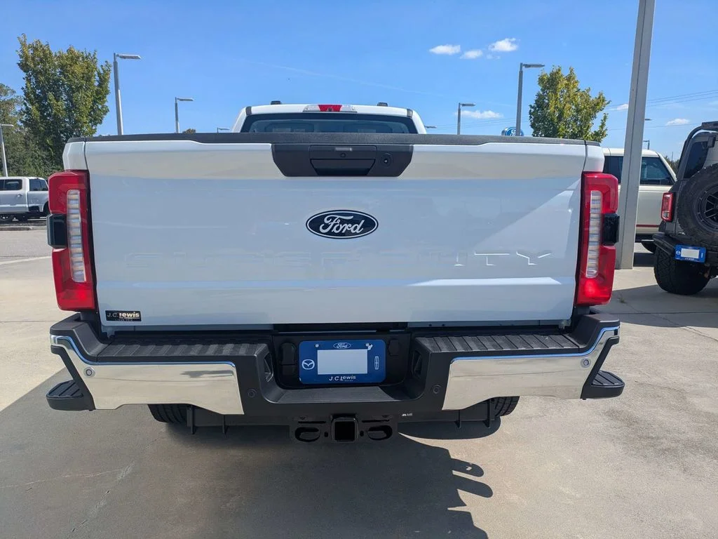 New 2027 Oxford White Ford XL image 5