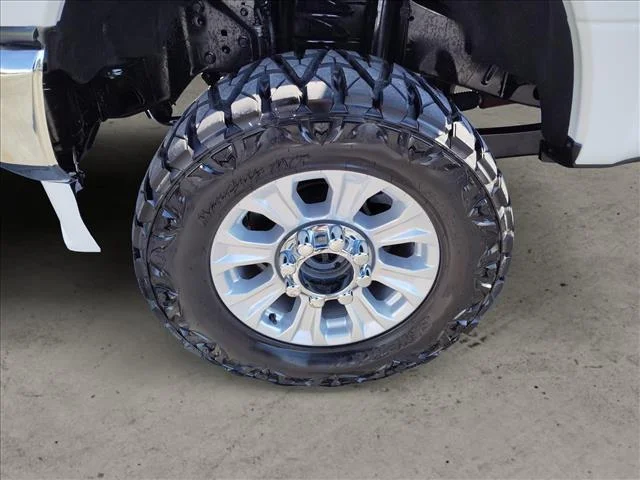 Used 2022 White Ford CREW XLT image 7