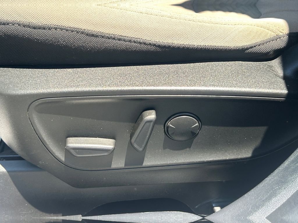 Used 2022 White Ford SE image 26