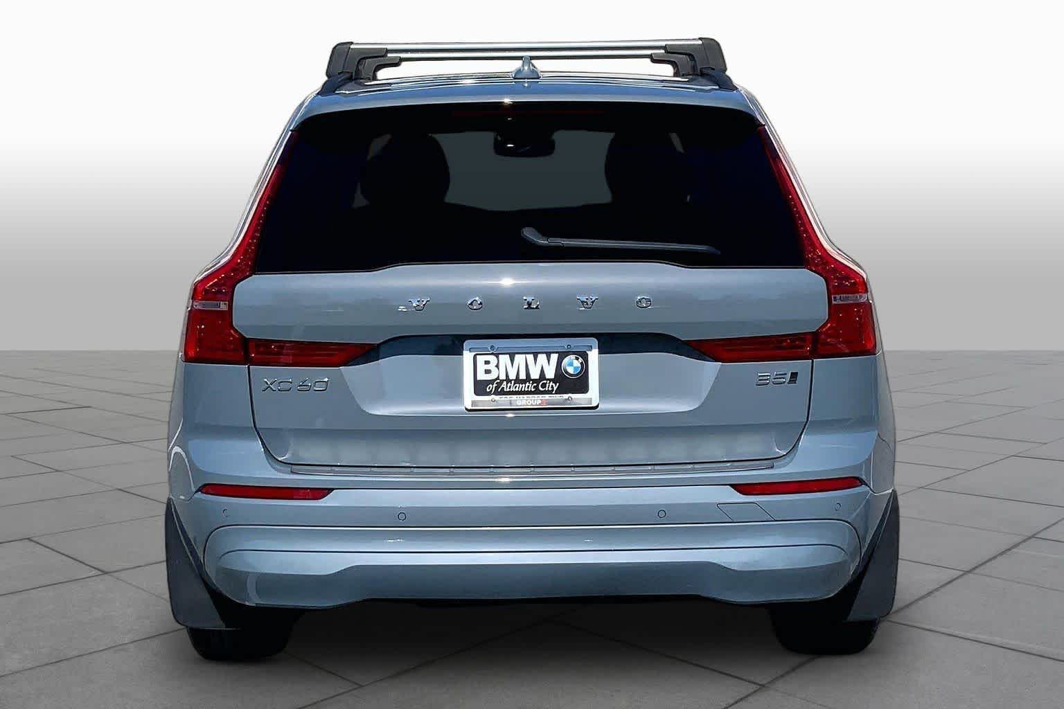 Pre-Owned 2022 Volvo XC60 Momentum