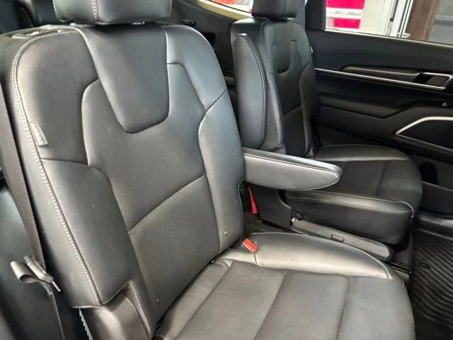 Used 2024 White Kia S image 20