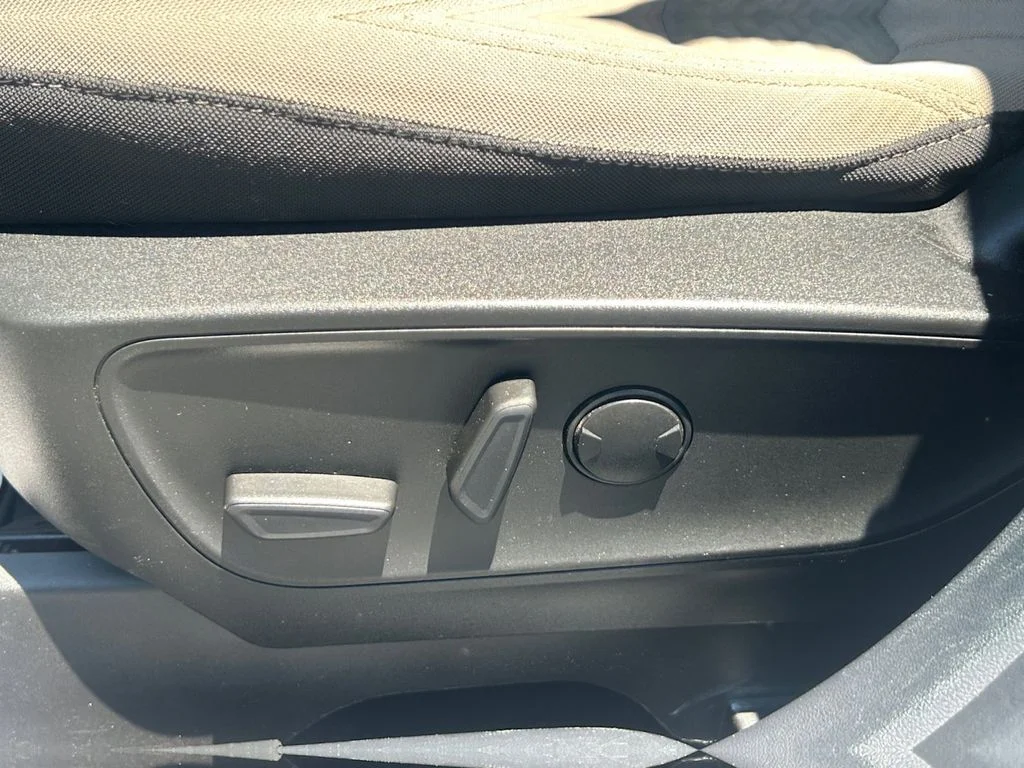 Used 2022 White Ford SE image 26