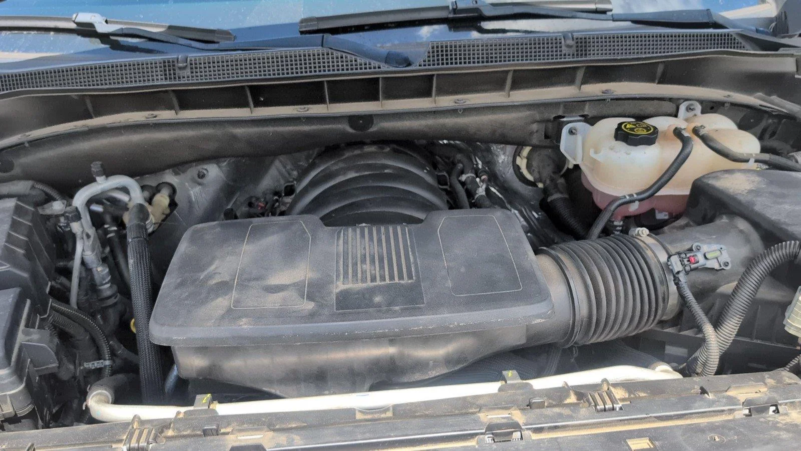 Used 2023 Dark Ash Metallic Chevrolet High Country image 14