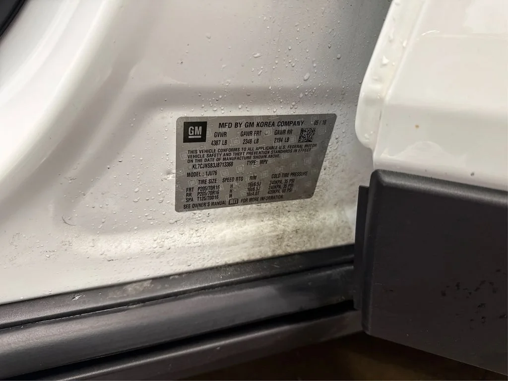 Used 2018 White Chevrolet LS image 17