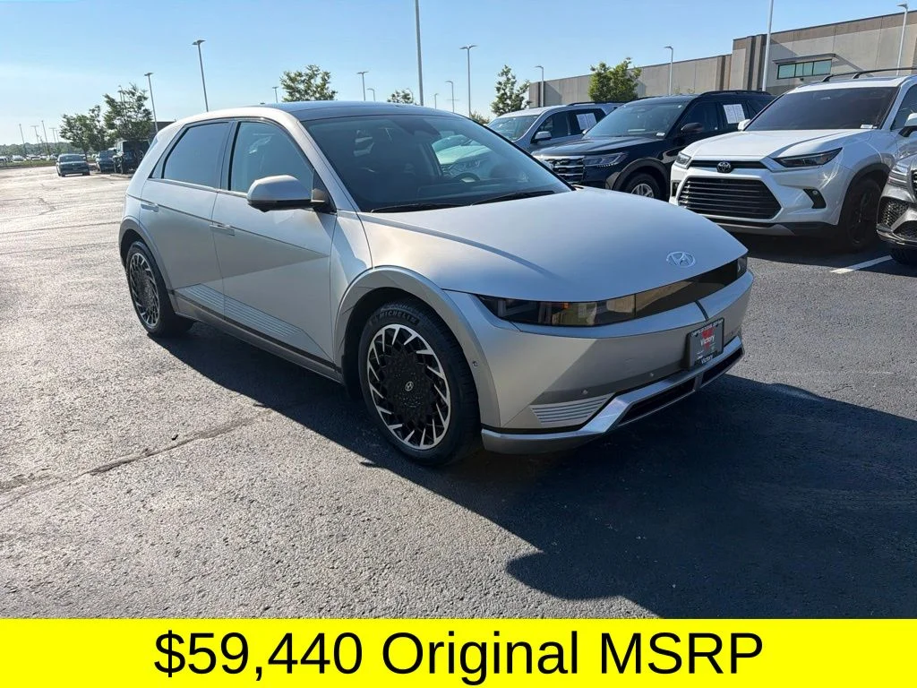 Used 2023 Gold Hyundai Limited image 1