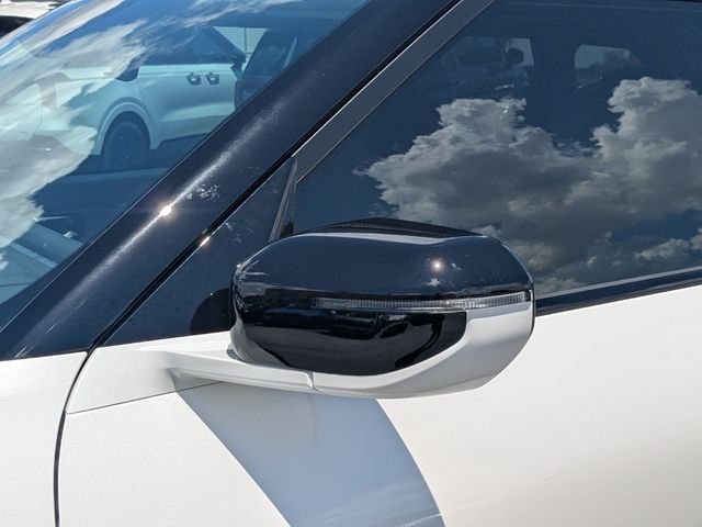 New 2027 Snow White Pearl Kia S image 12