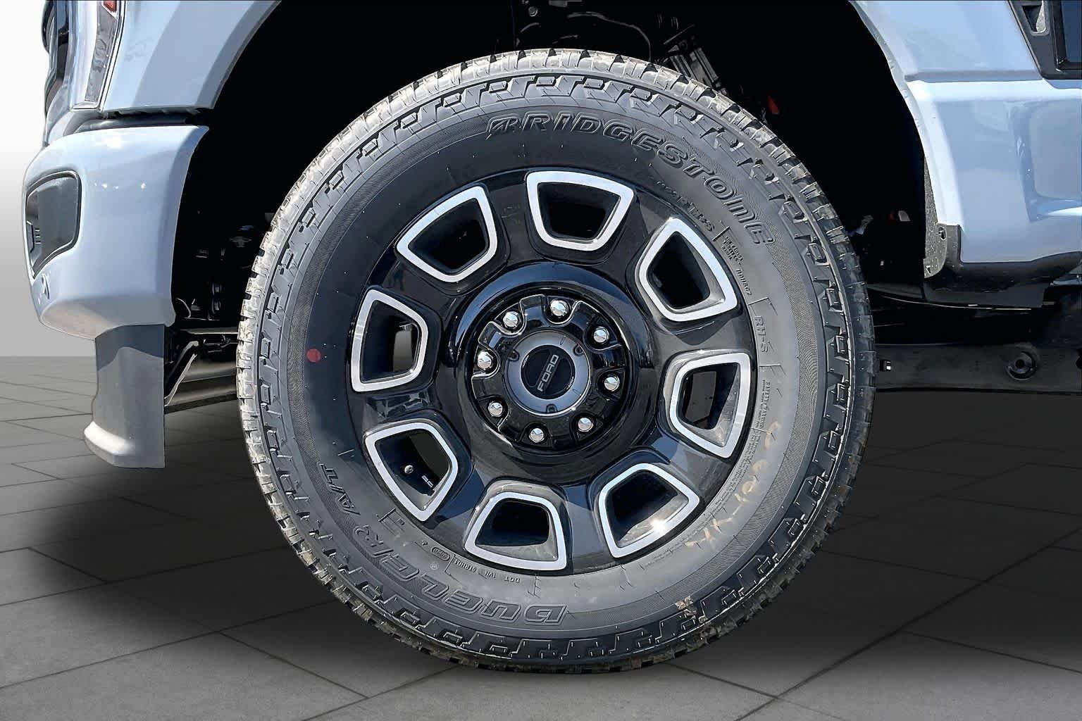 New 2026 Glacier Gray Metallic Tri-Coat Ford F-250® Platinum® image 8