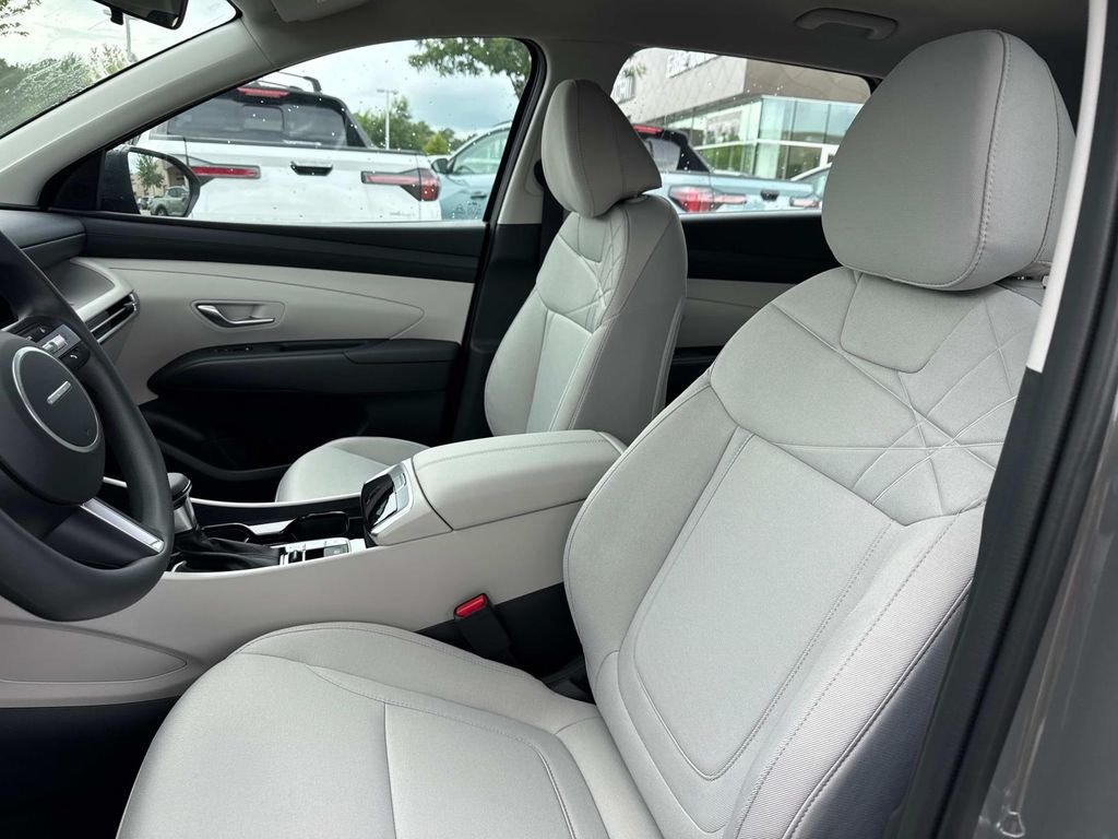 New 2025 Gray Hyundai SE image 7
