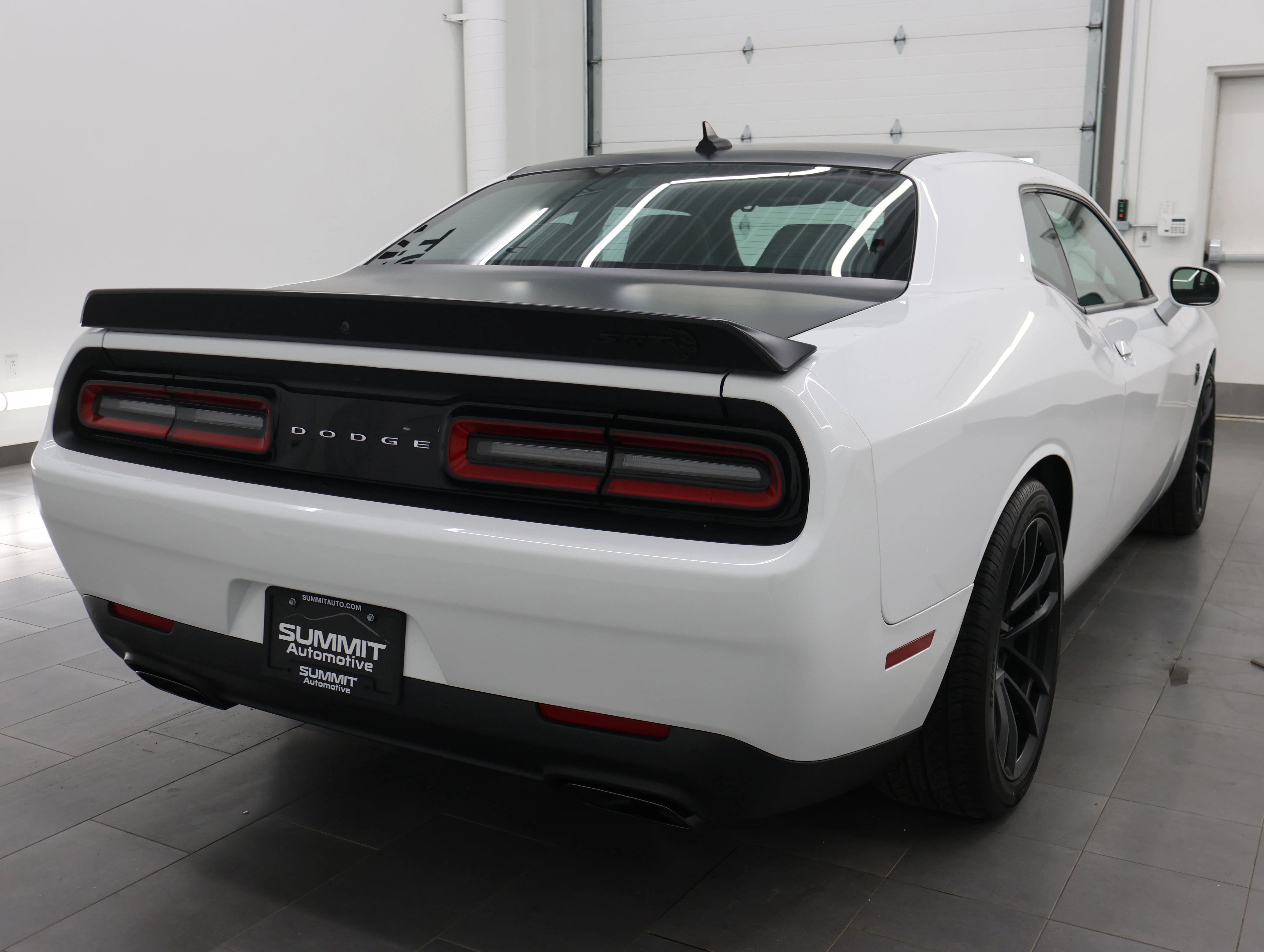 Used 2023 White Knuckle Clearcoat Dodge SRT Hellcat Jailbreak image 5