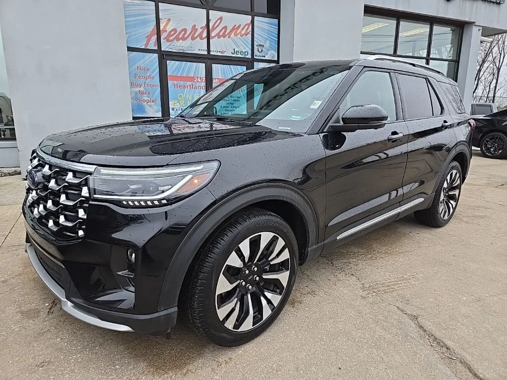 Used 2025 Ford Explorer Platinum with VIN 1FMUK8HH4SGB61946 for sale in Kansas City
