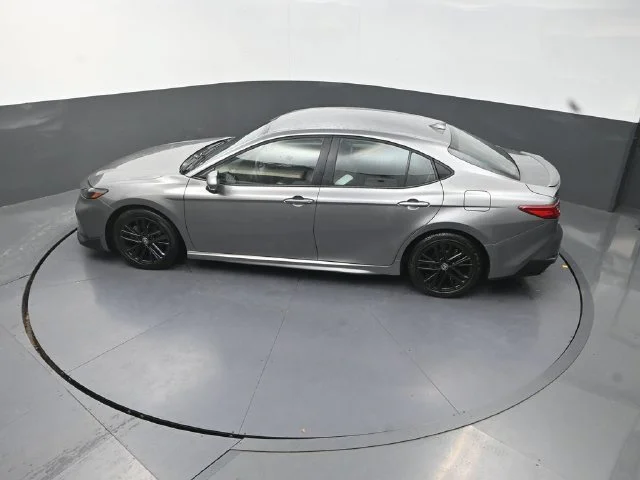 Used 2025  Toyota SE image 26