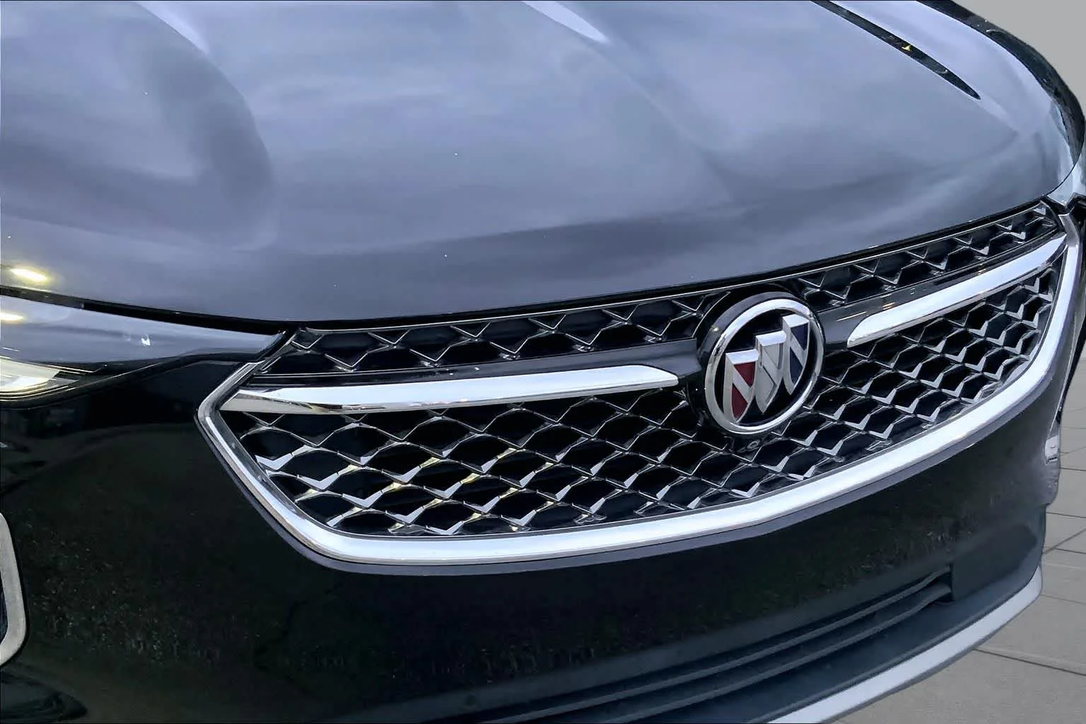 Used 2022 Ebony Twilight Metallic Buick Avenir image 29