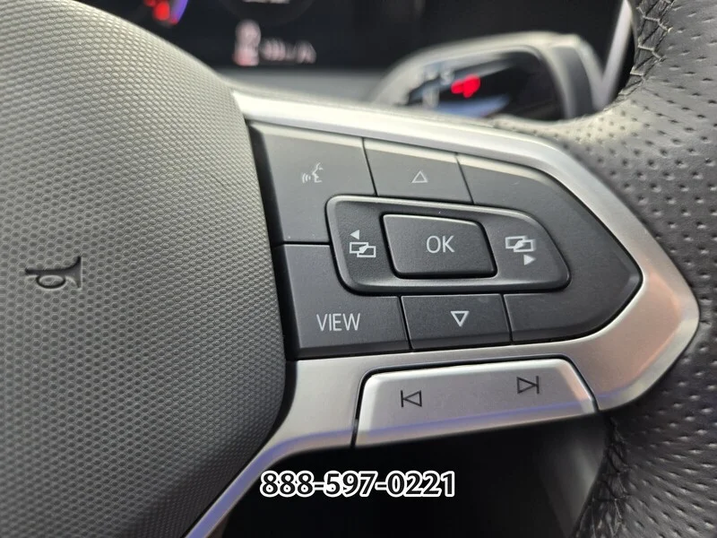 Used 2025 Platinum Gray Metallic Volkswagen 2.0T SE R-LINE BLACK image 27