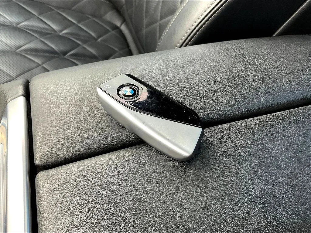Used 2023 Skyscraper Gray Metallic BMW xDrive40i image 36