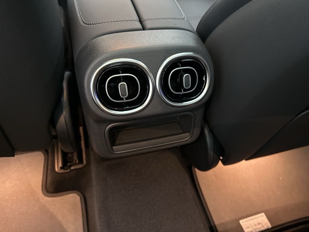 Used 2026 White Mercedes-Benz GLC 300 image 21