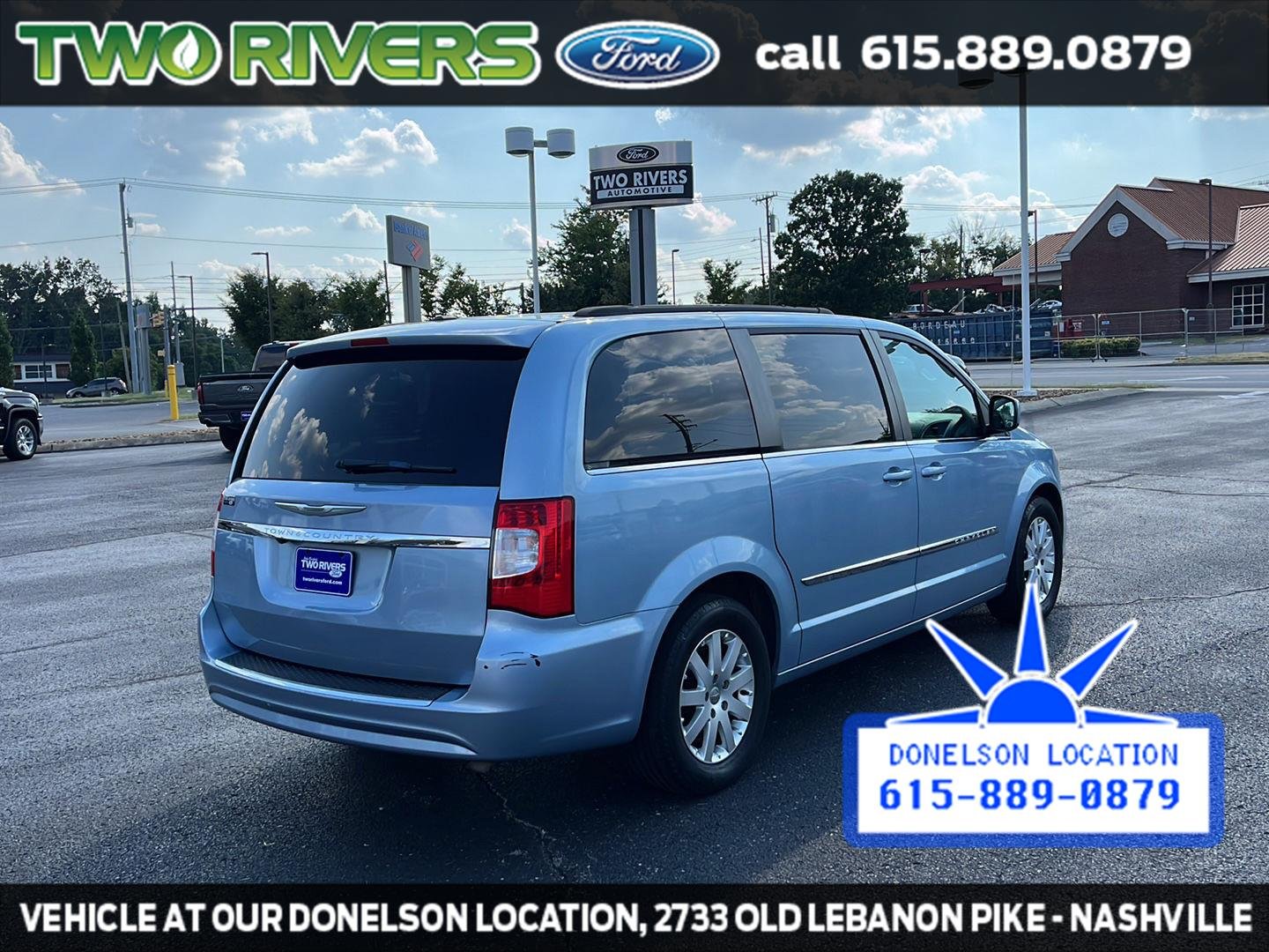 Used 2013 Crystal Blue Pearlcoat Chrysler Touring image 9