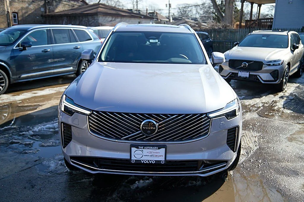 New 2026 Aurora Silver Volvo Plus image 5