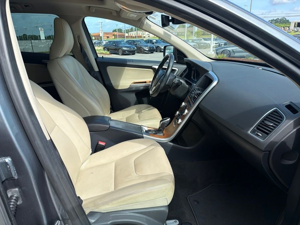 Used 2017 Gray Volvo T5 Inscription image 24