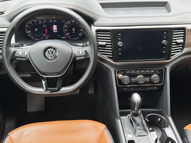 Used 2018 Gray Volkswagen SEL Premium image 25