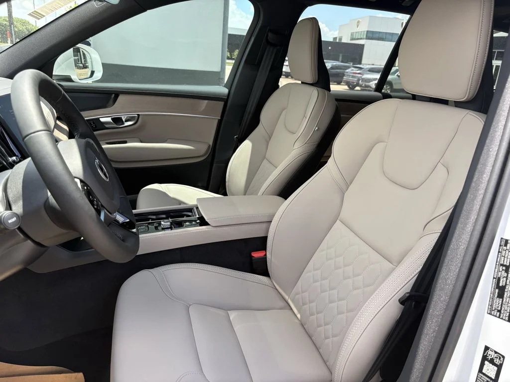 2026 Volvo XC90 Plus - Photo 12